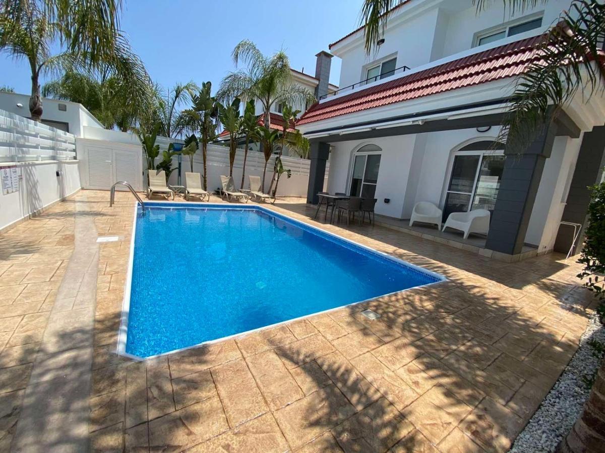 Villa Diana - 200 Meters From Kapparis, Fireman'S Beach Paralimni Exterior foto