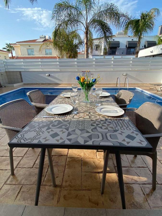 Villa Diana - 200 Meters From Kapparis, Fireman'S Beach Paralimni Exterior foto