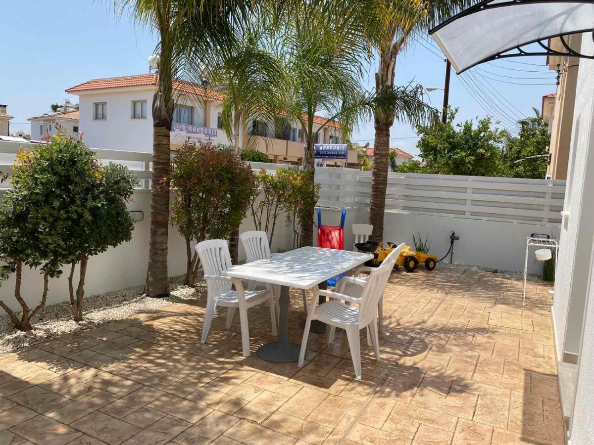 Villa Diana - 200 Meters From Kapparis, Fireman'S Beach Paralimni Exterior foto